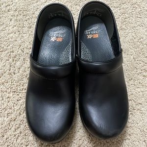 Dansko Women's XP 2.0 Clogs- Black